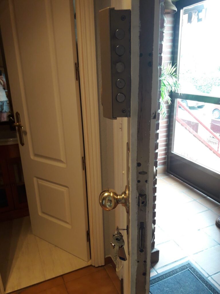Apertura de puertas Agorreta