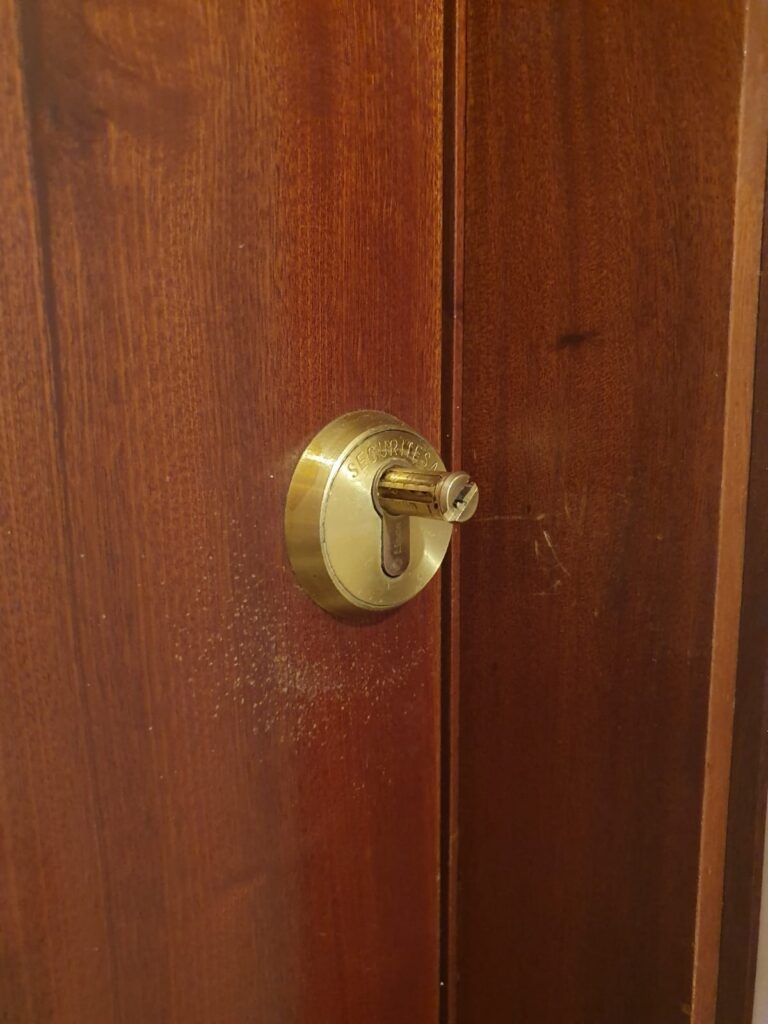 Apertura de puertas Artieda