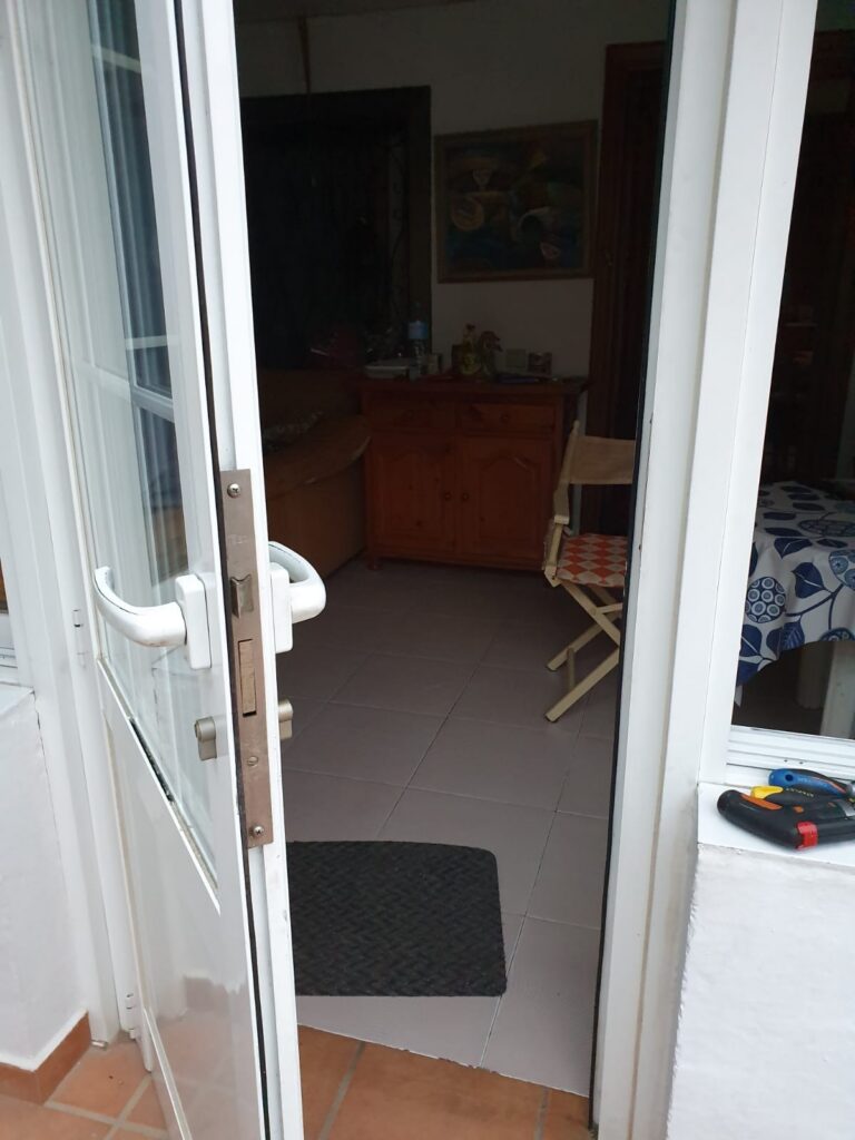 Apertura de puertas Asiáin