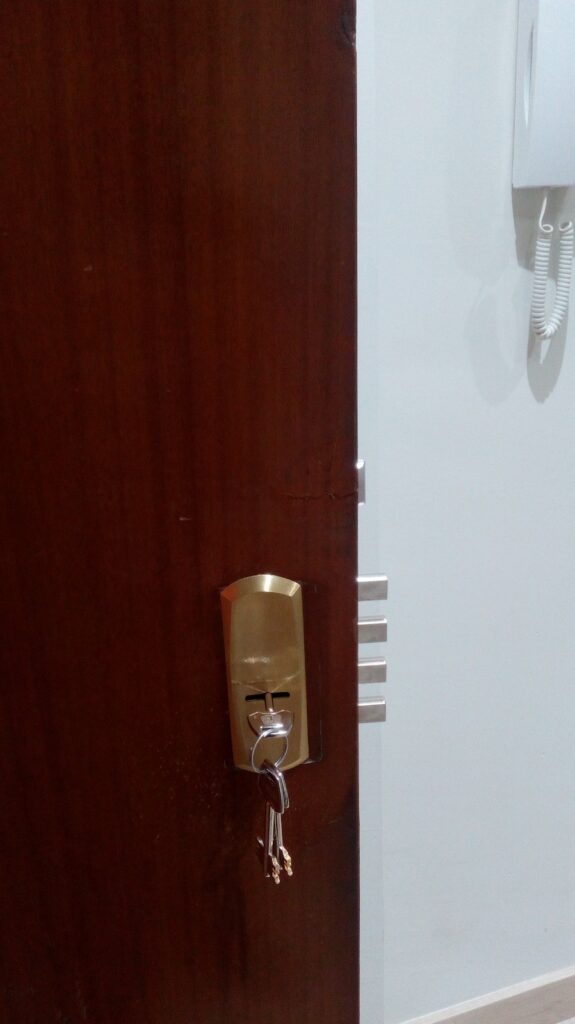 Apertura de puertas Azantza