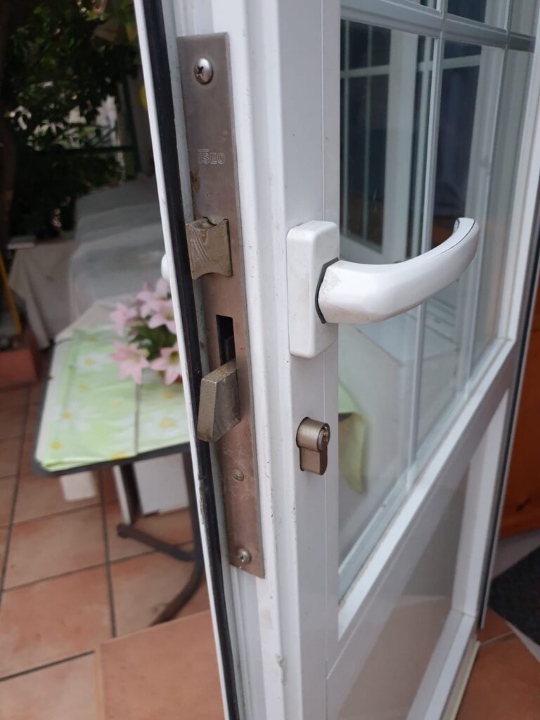 Apertura de puertas Badostáin