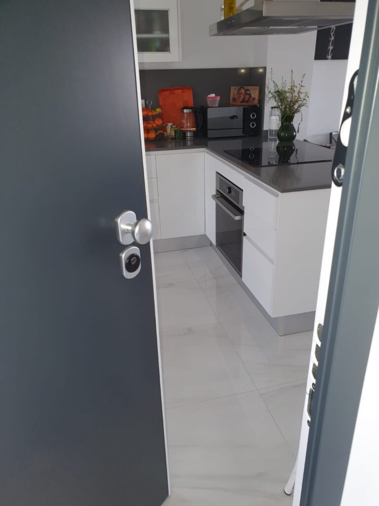 Apertura de puertas Ecay