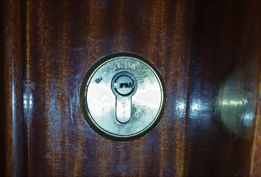 Apertura de puertas Etuláin