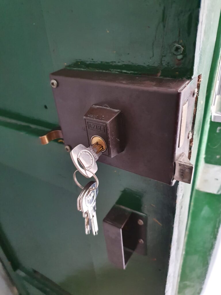 Apertura de puertas Ezprogui