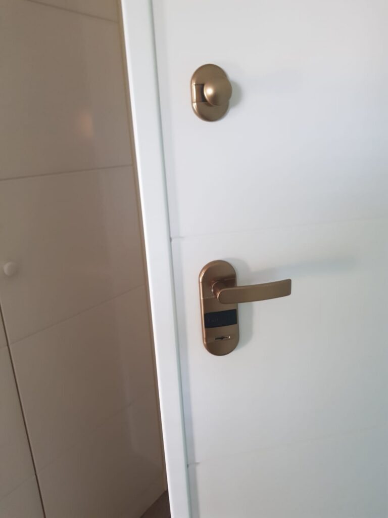 Apertura de puertas Guenduláin