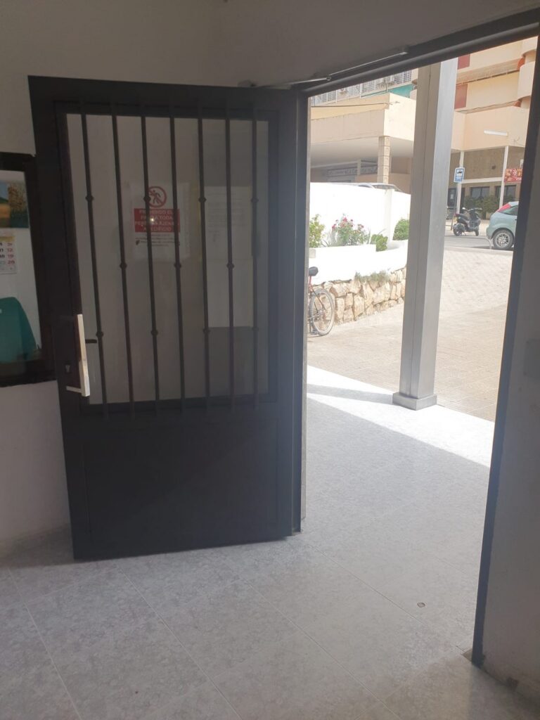 Apertura de puertas Induráin