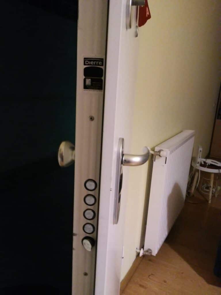 Apertura de puertas Larraya