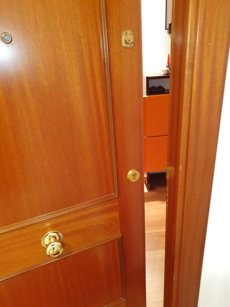 Apertura de puertas Leache
