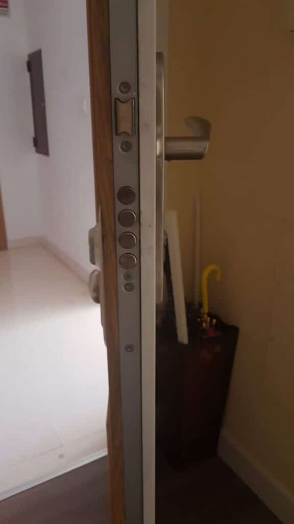 Apertura de puertas Sarriguren