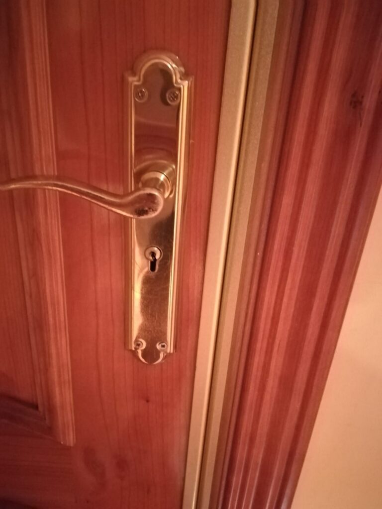 Apertura de puertas Villanueva
