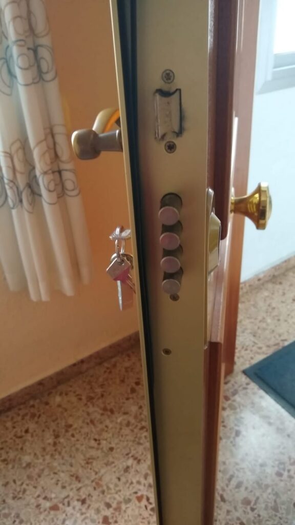 Cambio de cerraduras Esténoz